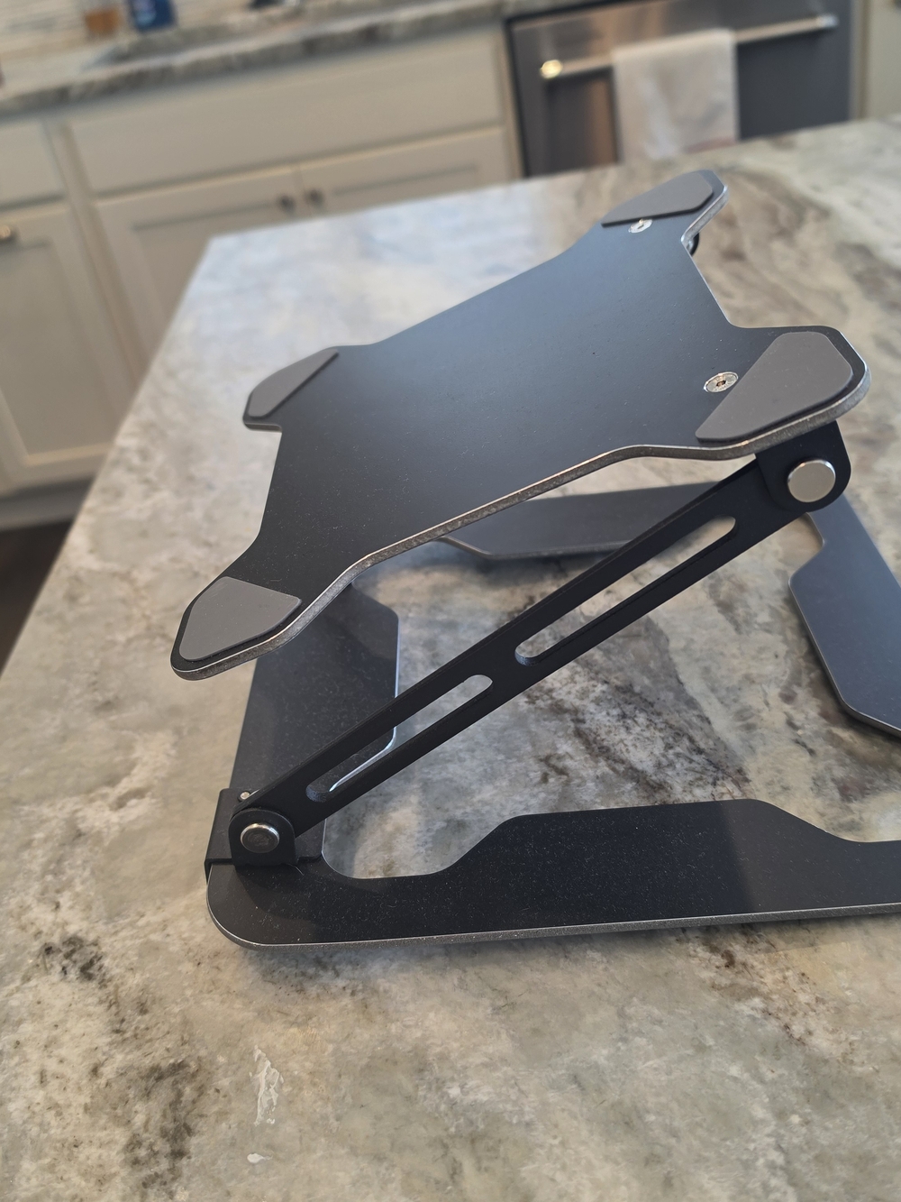 Adjustable Black Aluminum Laptop & Tablet Stand - Portable Ergonomic Riser